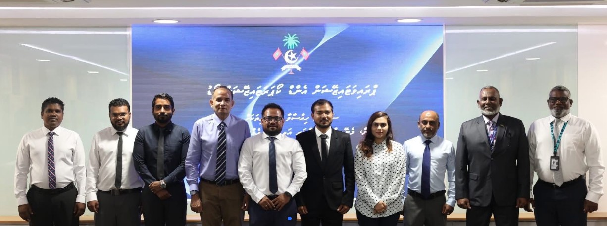 Appointment Certificates Handed to New SOE Board Members at Ceremony